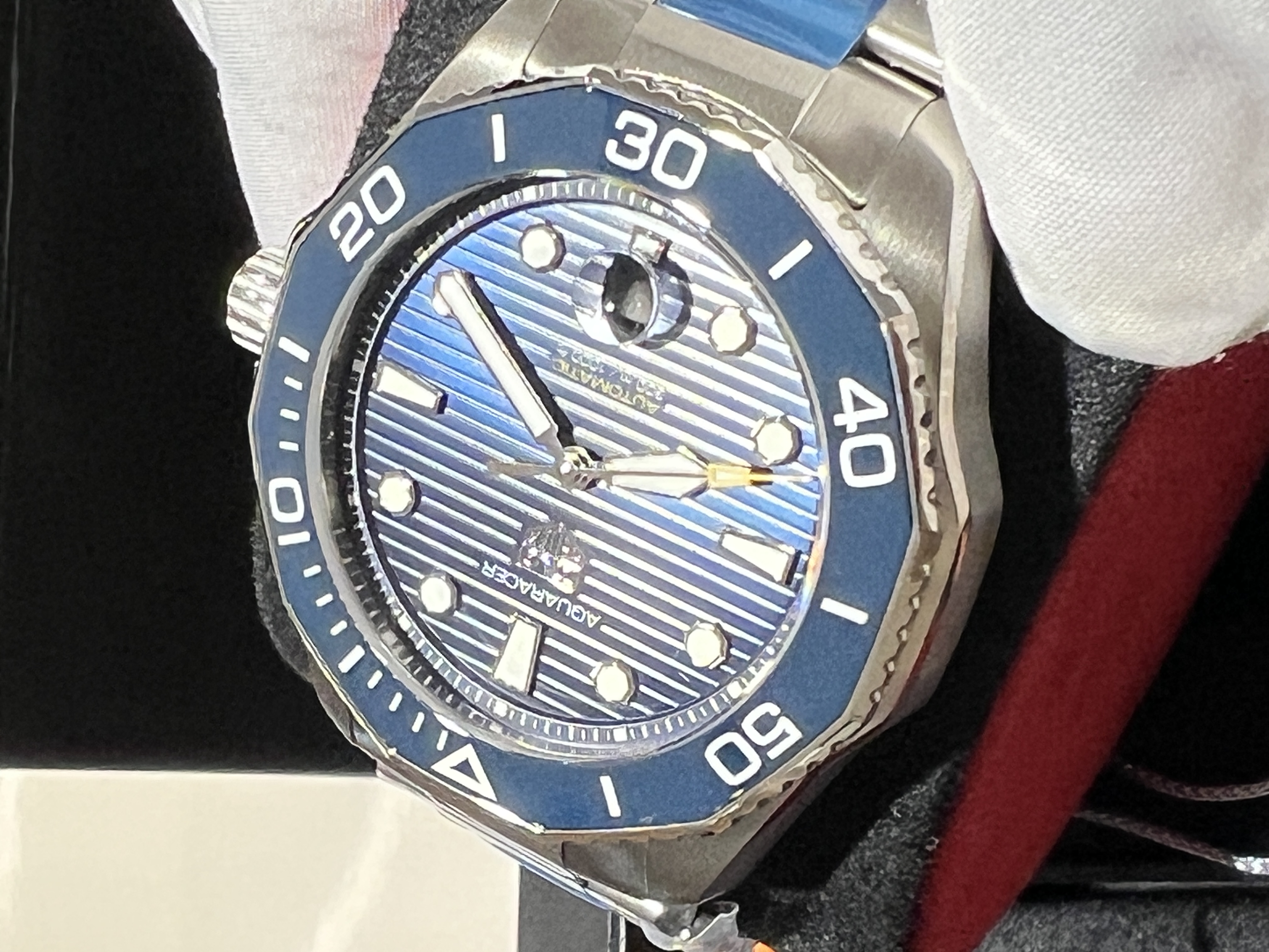 TAG Heuer Aquaracer Professional 300 Automatic Blau – Pre-Owned